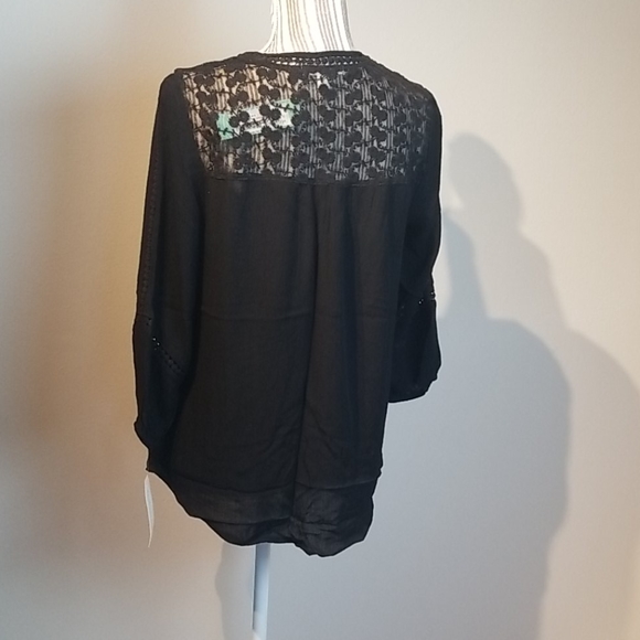 Top - Picture 2 of 4